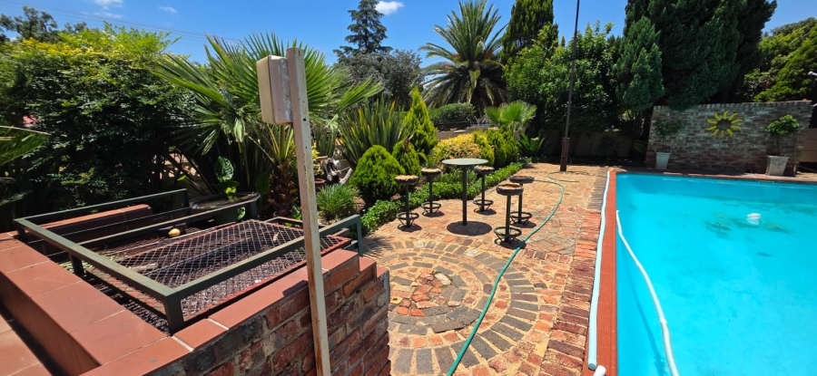 8 Bedroom Property for Sale in Meiringspark North West